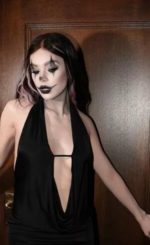 Hailee Steinfeld OnlyFans Leaked Free Thumbnail Picture - #Wx3CofdVTE
