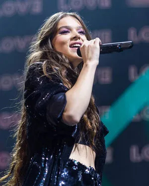 Hailee Steinfeld OnlyFans Leaked Free Thumbnail Picture - #XTGigMIu3M