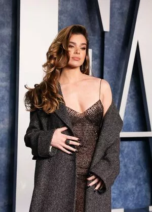 Hailee Steinfeld OnlyFans Leaked Free Thumbnail Picture - #XZDlBhzC1T