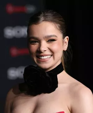 Hailee Steinfeld OnlyFans Leaked Free Thumbnail Picture - #XrYFLTtd1s