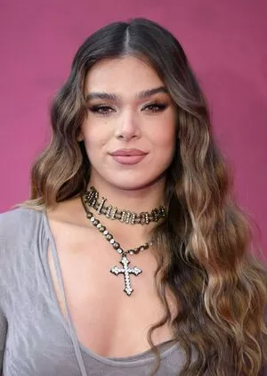 Hailee Steinfeld OnlyFans Leaked Free Thumbnail Picture - #YVlWwDwMBC