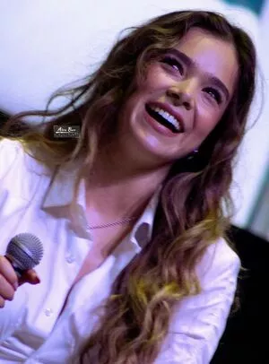 Hailee Steinfeld OnlyFans Leaked Free Thumbnail Picture - #Yw1rHKDvH0