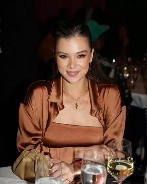 Hailee Steinfeld OnlyFans Leaked Free Thumbnail Picture - #ZXuvIeIGDV