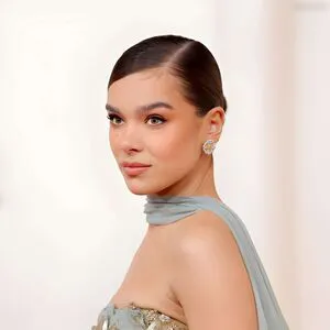 Hailee Steinfeld OnlyFans Leaked Free Thumbnail Picture - #Za7zFIHNDW
