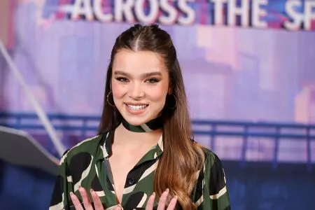 Hailee Steinfeld OnlyFans Leaked Free Thumbnail Picture - #ZbhWPK3zQM