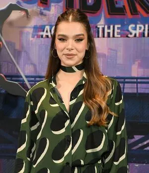 Hailee Steinfeld OnlyFans Leaked Free Thumbnail Picture - #ZuObDBQGKl
