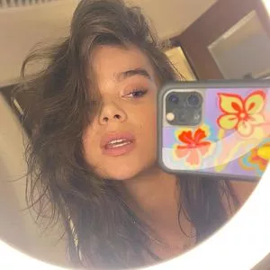 Hailee Steinfeld OnlyFans Leaked Free Thumbnail Picture - #a6VT2BzYjn
