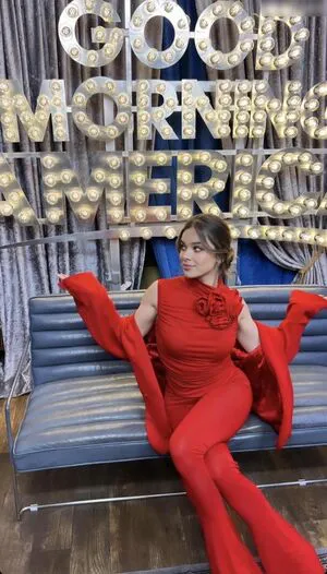 Hailee Steinfeld OnlyFans Leaked Free Thumbnail Picture - #aJNKq81IY8