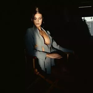 Hailee Steinfeld OnlyFans Leaked Free Thumbnail Picture - #bHiqKrvPHA