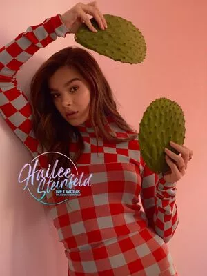 Hailee Steinfeld OnlyFans Leaked Free Thumbnail Picture - #bTo88ey6ts