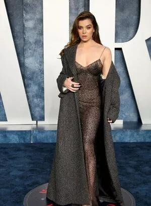 Hailee Steinfeld OnlyFans Leaked Free Thumbnail Picture - #bl5VuobTtA