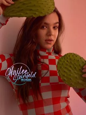 Hailee Steinfeld OnlyFans Leaked Free Thumbnail Picture - #cESe1o9waN