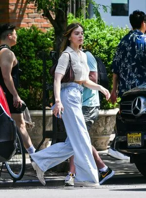 Hailee Steinfeld OnlyFans Leaked Free Thumbnail Picture - #cNLjqEeVH7