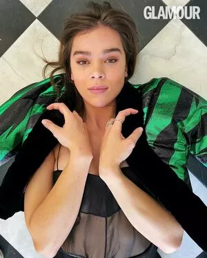 Hailee Steinfeld OnlyFans Leaked Free Thumbnail Picture - #dRAcjJdiss