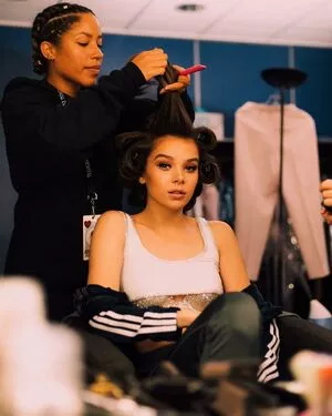 Hailee Steinfeld OnlyFans Leaked Free Thumbnail Picture - #e8hCwQga99