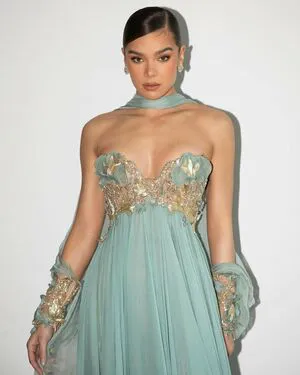 Hailee Steinfeld OnlyFans Leaked Free Thumbnail Picture - #eKS2rVhiSX