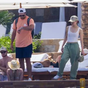 Hailee Steinfeld OnlyFans Leaked Free Thumbnail Picture - #f6AllRg9M1