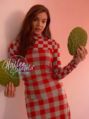 Hailee Steinfeld OnlyFans Leaked Free Thumbnail Picture - #gDvAn8dkP4