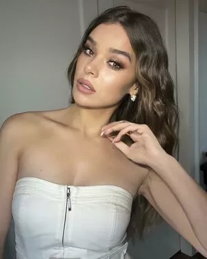 Hailee Steinfeld OnlyFans Leaked Free Thumbnail Picture - #gaH0uHX8Bg