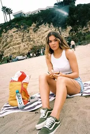 Hailee Steinfeld OnlyFans Leaked Free Thumbnail Picture - #hLspBjozfH