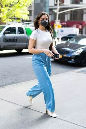 Hailee Steinfeld OnlyFans Leaked Free Thumbnail Picture - #hV0BTx1E4Y