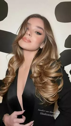 Hailee Steinfeld OnlyFans Leaked Free Thumbnail Picture - #i55qR66ajB