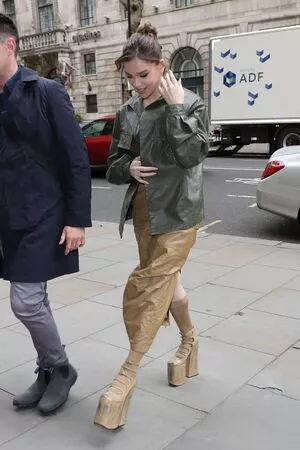Hailee Steinfeld OnlyFans Leaked Free Thumbnail Picture - #jCeIZNmpYj