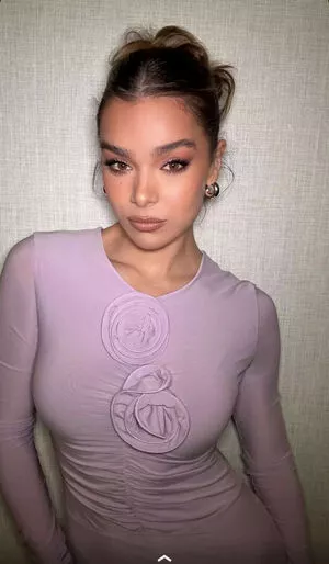 Hailee Steinfeld OnlyFans Leaked Free Thumbnail Picture - #jFi0cuRuh3