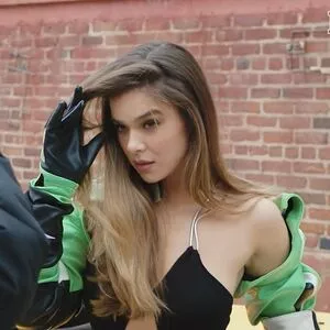 Hailee Steinfeld OnlyFans Leaked Free Thumbnail Picture - #lCwTjVM7Y4
