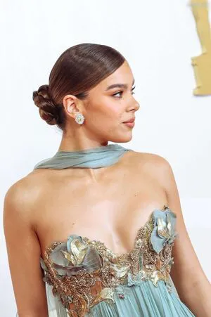 Hailee Steinfeld OnlyFans Leaked Free Thumbnail Picture - #lPvL90K0wJ