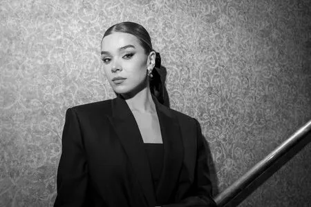Hailee Steinfeld OnlyFans Leaked Free Thumbnail Picture - #lbwxqcC9UK