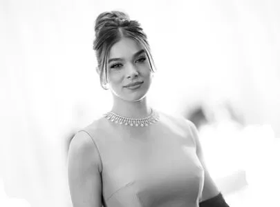 Hailee Steinfeld OnlyFans Leaked Free Thumbnail Picture - #lm8rxN4ydc