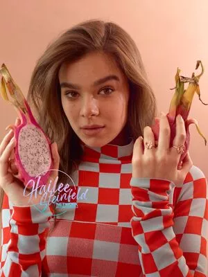 Hailee Steinfeld OnlyFans Leaked Free Thumbnail Picture - #maG2nWVOBS