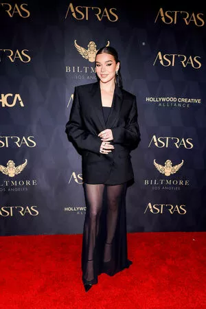 Hailee Steinfeld OnlyFans Leaked Free Thumbnail Picture - #mfOkfLibEc