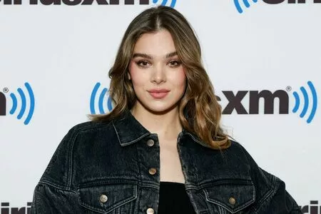 Hailee Steinfeld OnlyFans Leaked Free Thumbnail Picture - #nSaHDoRxiu