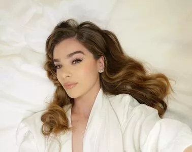 Hailee Steinfeld OnlyFans Leaked Free Thumbnail Picture - #nhlXyjqLgs