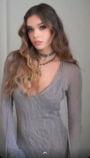 Hailee Steinfeld OnlyFans Leaked Free Thumbnail Picture - #nphlviMgtK