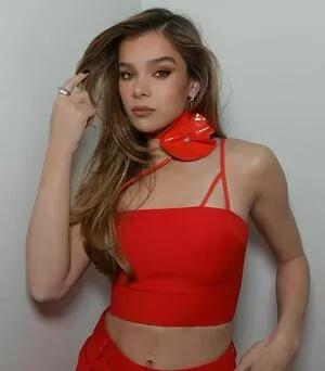 Hailee Steinfeld OnlyFans Leaked Free Thumbnail Picture - #nxANlcTVTe