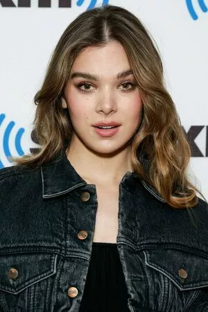 Hailee Steinfeld OnlyFans Leaked Free Thumbnail Picture - #o5vX0OQk6n