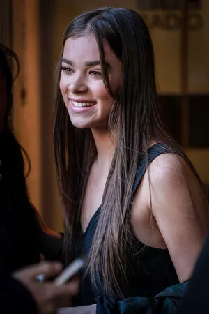 Hailee Steinfeld OnlyFans Leaked Free Thumbnail Picture - #oETv6kHGSH