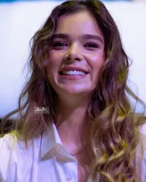 Hailee Steinfeld OnlyFans Leaked Free Thumbnail Picture - #obNZjuDBTv