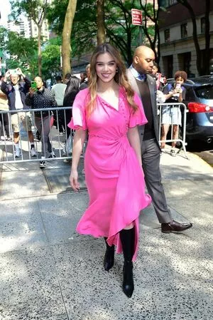 Hailee Steinfeld OnlyFans Leaked Free Thumbnail Picture - #owhPuybl5o
