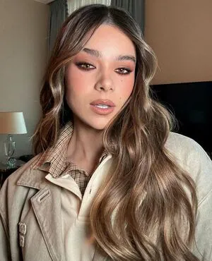 Hailee Steinfeld OnlyFans Leaked Free Thumbnail Picture - #pMzjQ2txCb