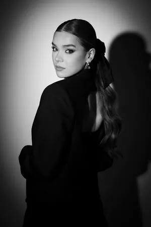 Hailee Steinfeld OnlyFans Leaked Free Thumbnail Picture - #pRfYmscJHo