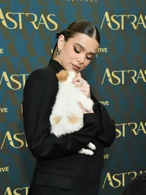 Hailee Steinfeld OnlyFans Leaked Free Thumbnail Picture - #pVAcOkhLSg