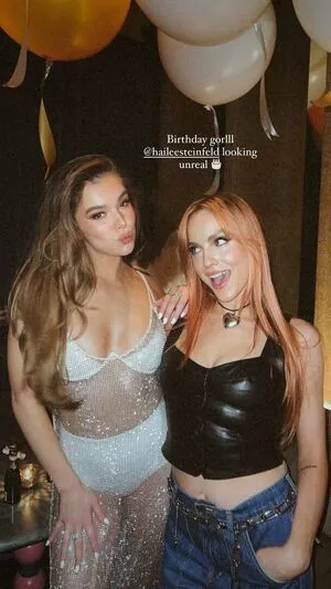 Hailee Steinfeld OnlyFans Leaked Free Thumbnail Picture - #r7EozQRPNd