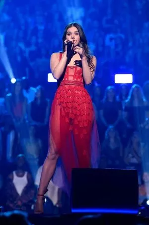 Hailee Steinfeld OnlyFans Leaked Free Thumbnail Picture - #rbeLwqjWeK