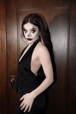Hailee Steinfeld OnlyFans Leaked Free Thumbnail Picture - #rsuJ7bBe5a