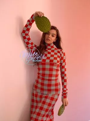 Hailee Steinfeld OnlyFans Leaked Free Thumbnail Picture - #t2gjsclmVm