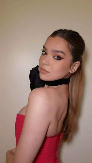 Hailee Steinfeld OnlyFans Leaked Free Thumbnail Picture - #tPsUgwjM3G